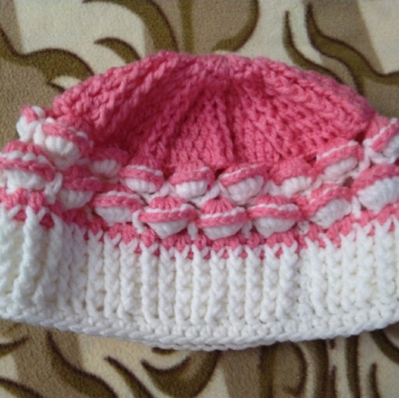 Strawberry muffin hat - Picture 1 of 3